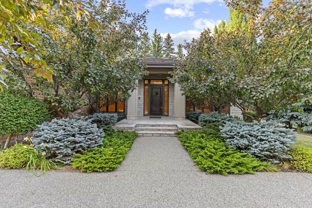 Front entry courtyard