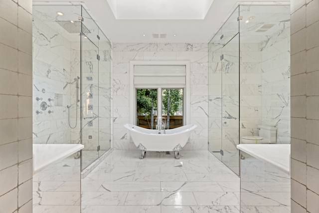 Spa-inspired ensuite with soaking tub