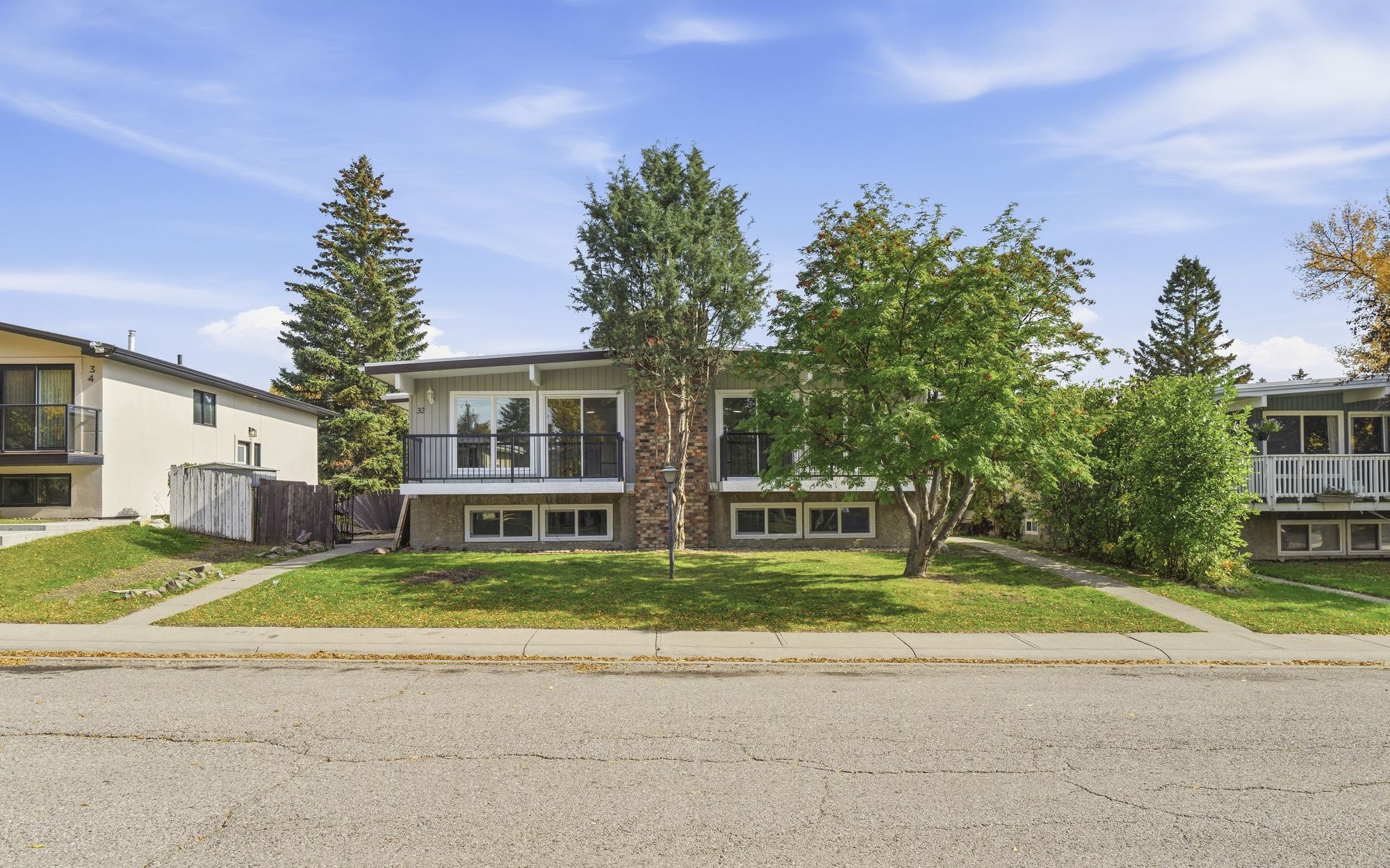 Front of 30 / 32 Dalton Bay NW from the street