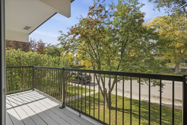 Upper-suite deck